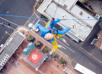 Jumping-from-Auckland-tower-in-2008.jpg