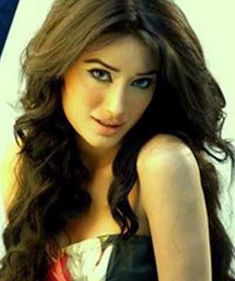 pakistani-fashion-model-and-actress-mehwish-h-L-UGWrl0.jpeg