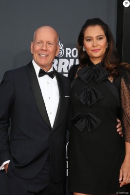 4263404-bruce-willis-et-sa-femme-emma-heming-a-l-950x0-2.jpg