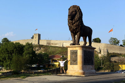 PW-on-Lion-Bridge.jpg