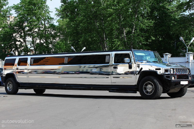 hummer-h2-limo-chrome-wrap-from-russia_6.jpg