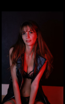 Lili red light.jpg