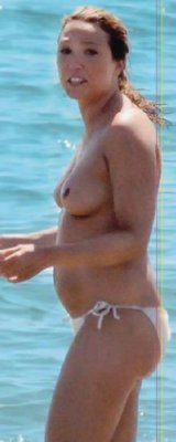 laura-smet-bikini.jpg