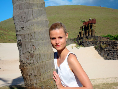 Sophie-on-the-beach.jpg