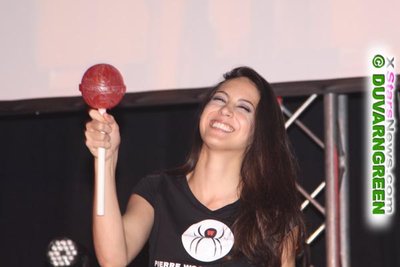Carolina Abril invitée sur le grand podium par PussyKat